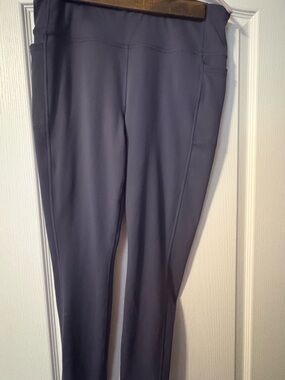 Skechers Women's Gray Athletic Leggings with Side Pockets